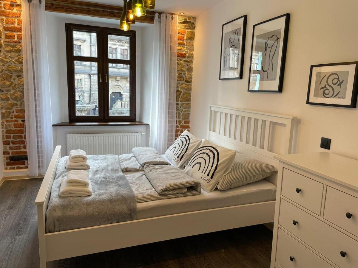Apartament Przy Ratuszu Klodzko Bagian luar foto