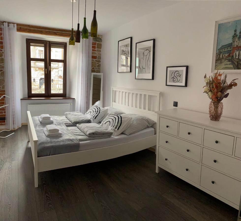 Apartament Przy Ratuszu Klodzko Bagian luar foto